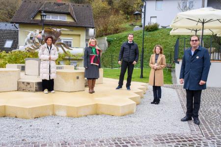 Hišo kranjske čebele-Apilab obiskala državna sekretarka mag. Monika Kirbiš Rojs 1